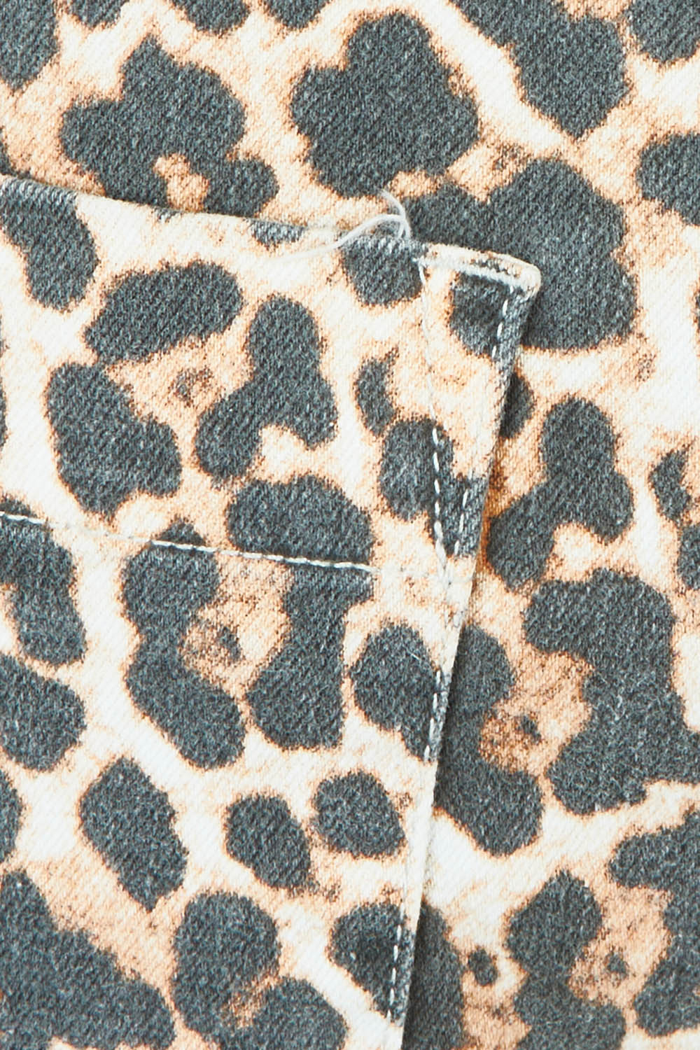 Product shot of the Wyatt Denim Shorts in colour Animal, detail