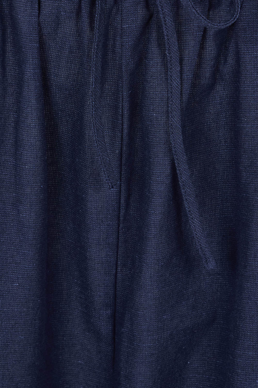 Product shot of the Odell Cotton Linen Pant in colour Navy (Blue), detail