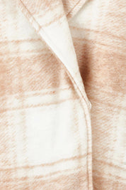 Product shot of the Raiden Jacket in colour Creamcheck, detail