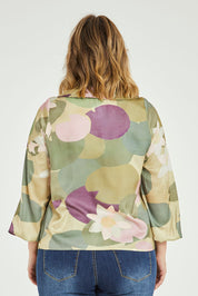 Model Jess wearing size 14 of the Frihet Collared Blouse in colour Lilypink (Pink), from the back