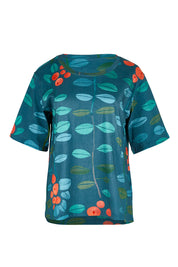 Product shot of the Solsken Tee in colour Navjuniper (Blue), from the front