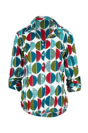 Product shot of the Larissa Shirt in colour Circle (Blue), detail