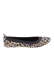 Product shot of the Fold Up Flats in colour Leopard (Black), from the front