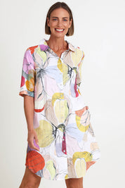 Model Riinar wearing size 10 of the Petal Shirtmaker Dress – Petal in colour Petal, in a cropped view