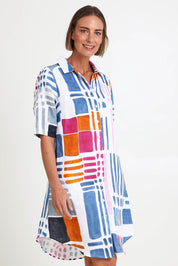 Model Riinar wearing size 10 of the Gallery Shirtmaker Dress – Gallery in colour Gallery, in a cropped view