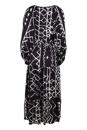 Product shot of the Wing And A Prayer Maxi in colour Blkindus (Black), from the back