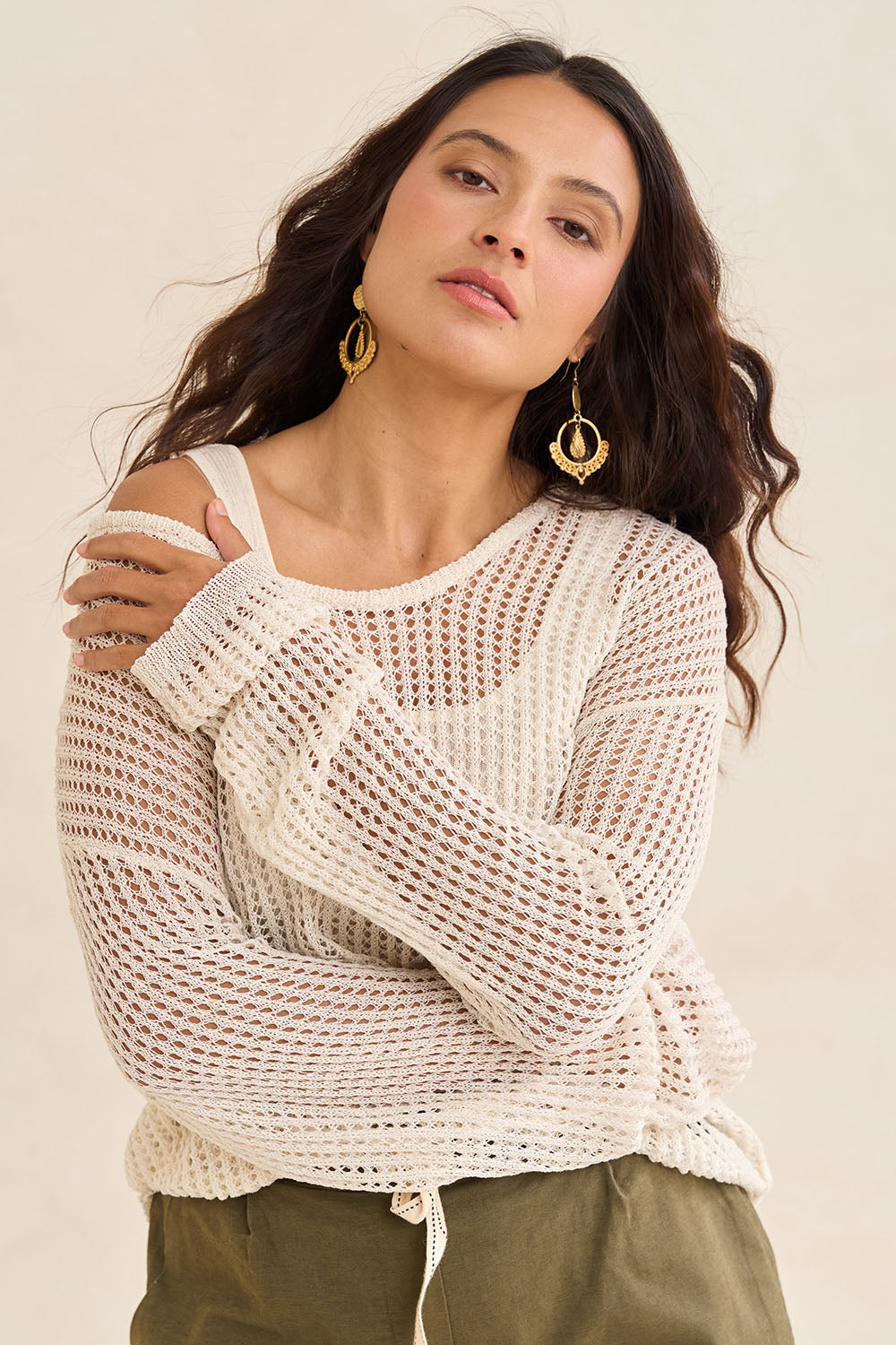 Model Tahnee wearing the Pontif Knit Set in colour Natural, from the front, showing the whole outfit
