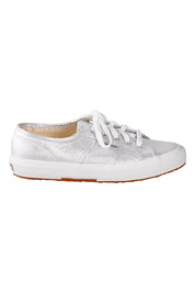 Product shot of the Lamew Metallic Sneaker in colour Silver (Metallics), from the front