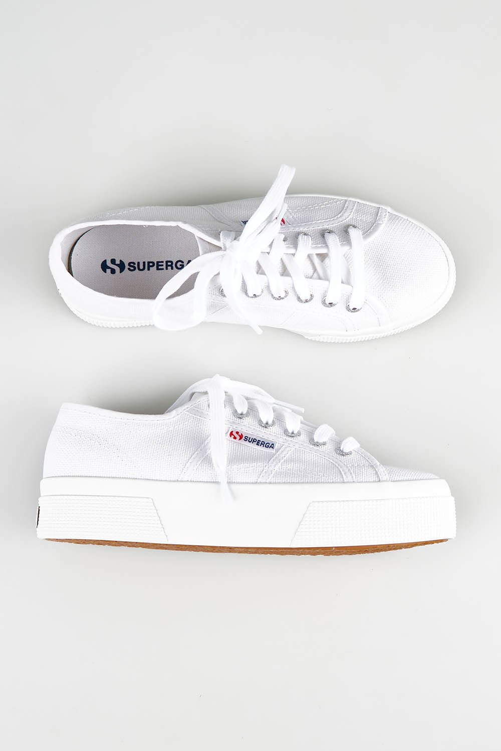 A model wearing size 36 of the 2740 Platform Sneaker in colour White (White), from the front, showing the whole outfit