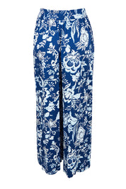 Product shot of the Freedom Pant in colour Celestialb (Blue), from the back