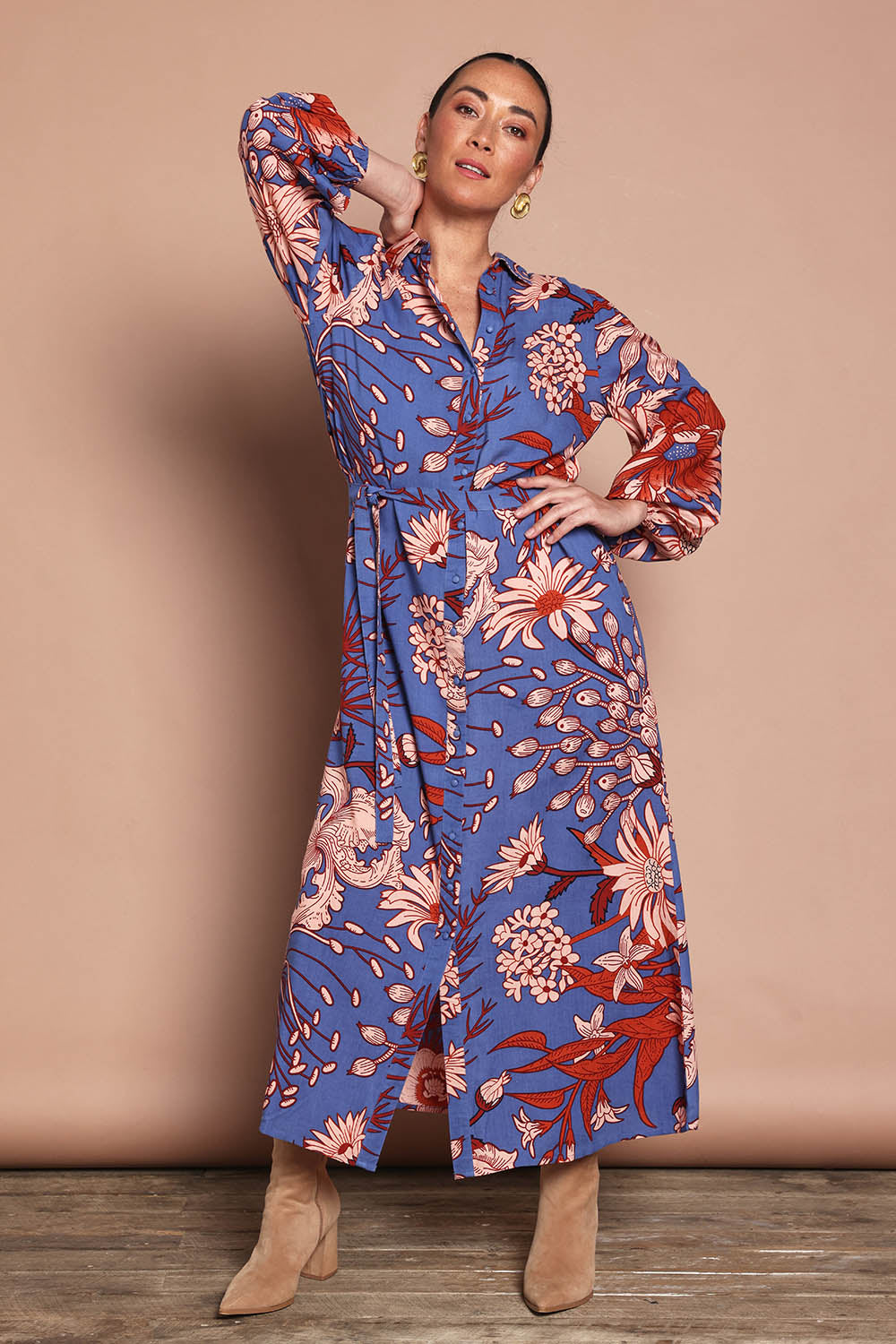 Model Katie wearing size 10 of the Lucy Maxi Shirt Dress in colour Gardenblue (Blue), from the front, showing the whole outfit