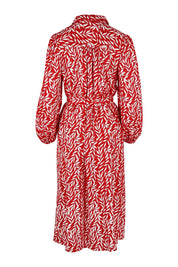 Product shot of the Sandra Midi Shirt Dress in colour Forest (Red), from the back