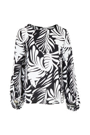 Product shot of the Harriet Blouse in colour Fern (Black), from the front