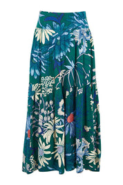 Product shot of the Ella Tiered Skirt in colour Deepgreen (Green), from the front