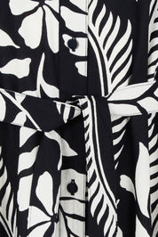 Product shot of the Leah Midi Shirt Dress in colour Blkvine (Black), detail