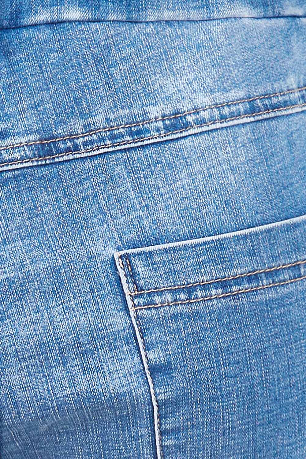 Product shot of the Jogger Short in colour Denim (Blue), detail