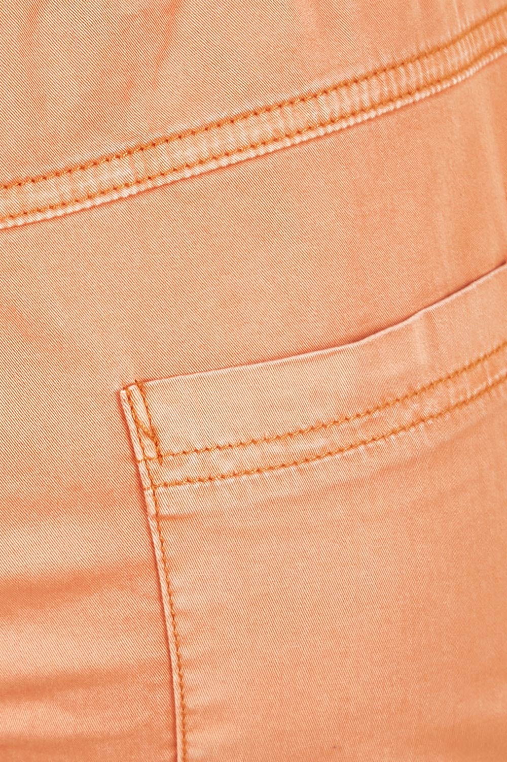 Product shot of the Jogger Short in colour Orange, detail