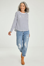 Model Luisa wearing size S of the Ivy Mom Jean in colour Denim (Blue), from the front, showing the whole outfit