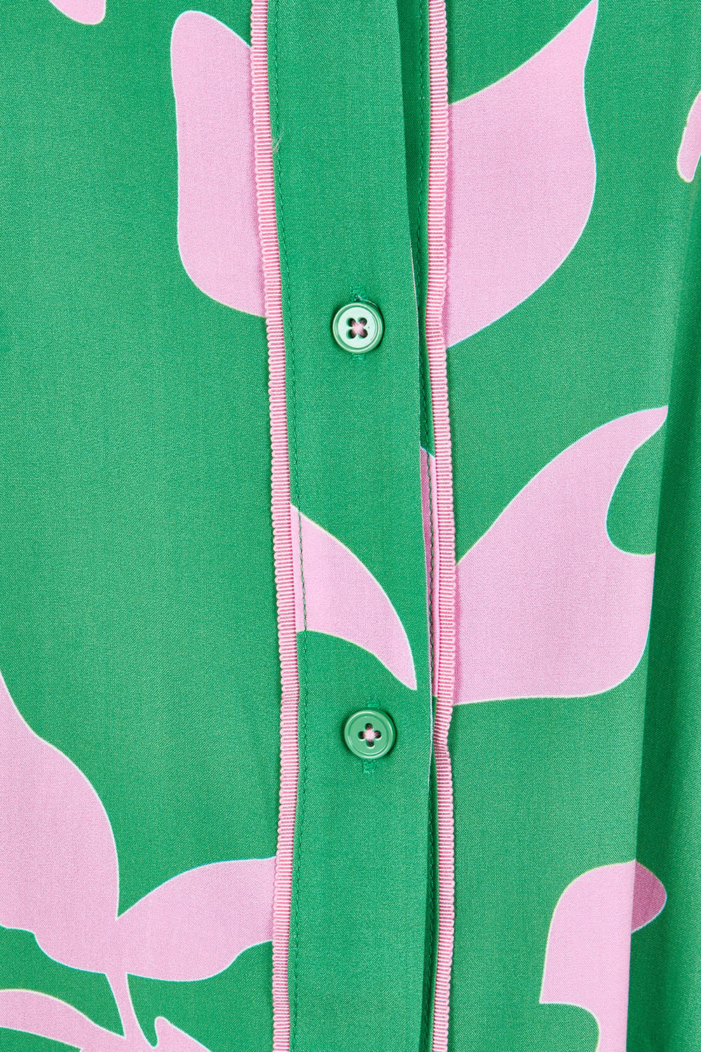 Product shot of the Spring Shirt in colour Emerald (Green), detail