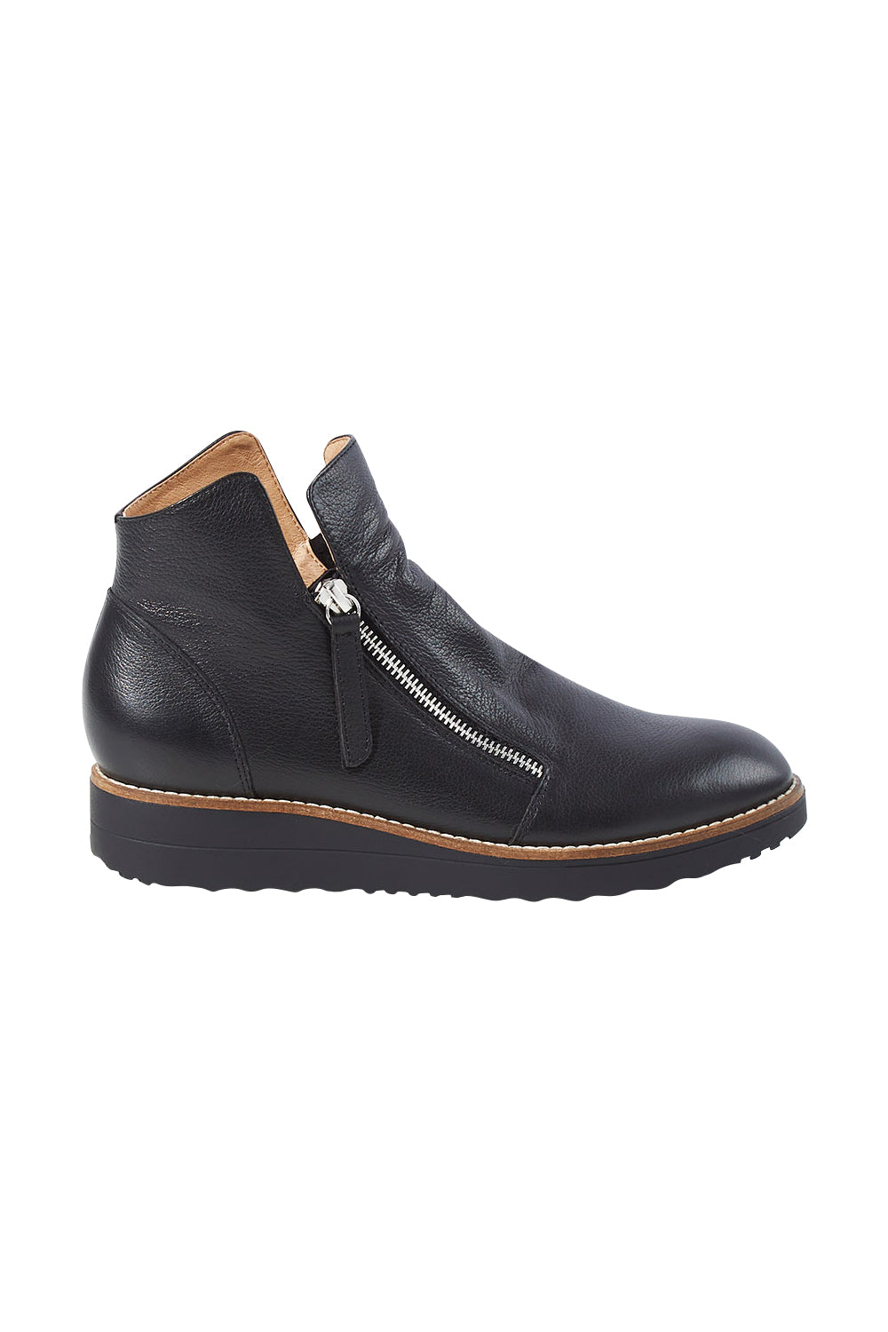Product shot of the Ohmy Ankle Boot in colour Blackblack (Black), from the front