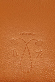 Product shot of the Small Leather Crossbody Bag in colour Tan, detail