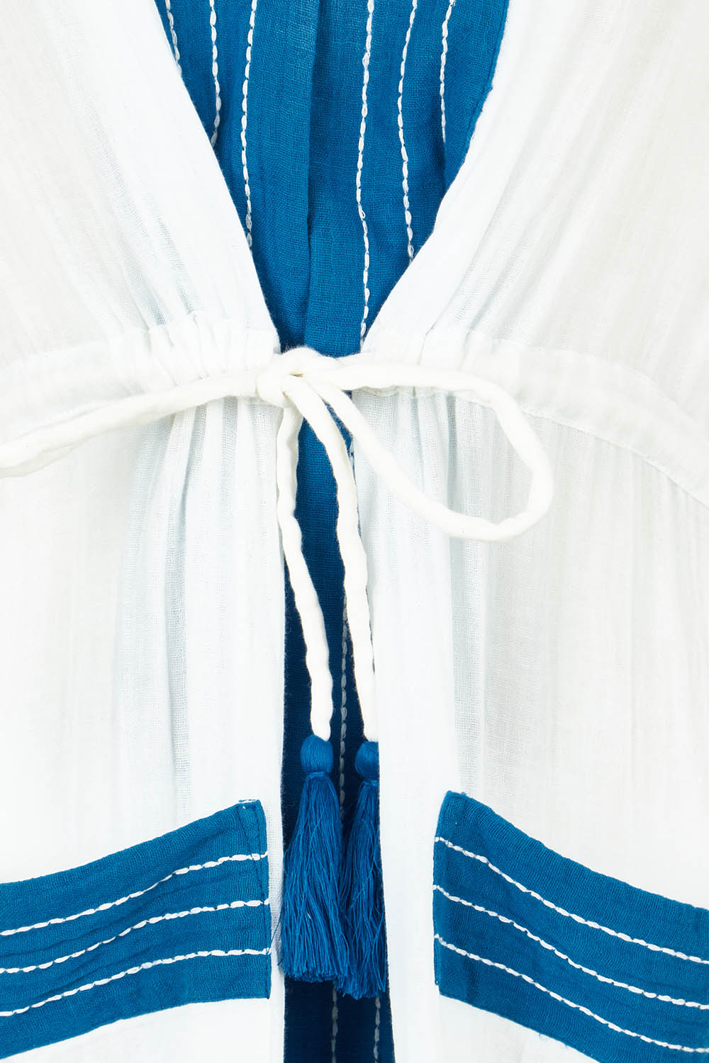 Product shot of the Cotton Dressing Gown in colour Santorini (Blue), detail