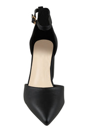 Product shot of the Eli Closed Toe Block Heel in colour Black (Black), detail