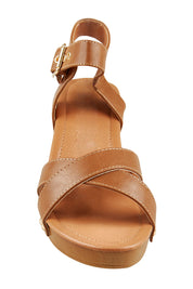 Product shot of the Lulu Clog Heel in colour Tan, detail