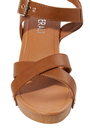 Product shot of the Lulu Clog Heel in colour Tansoftee, detail