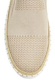 Product shot of the Queen Stretch Flat in colour Natural, detail