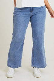 Model Laura wearing size 14 of the Candice Wide Leg Jean in colour Lightblue (Blue), from the front, cropped image