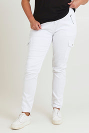 Model Chanel wearing size 16 of the Harlow Cargo Jogger in colour White (White), from the front, cropped image