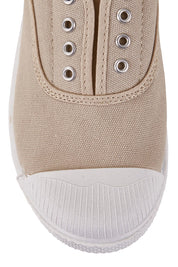 Product shot of the Euro Elastic Plimsole in colour Sand, detail