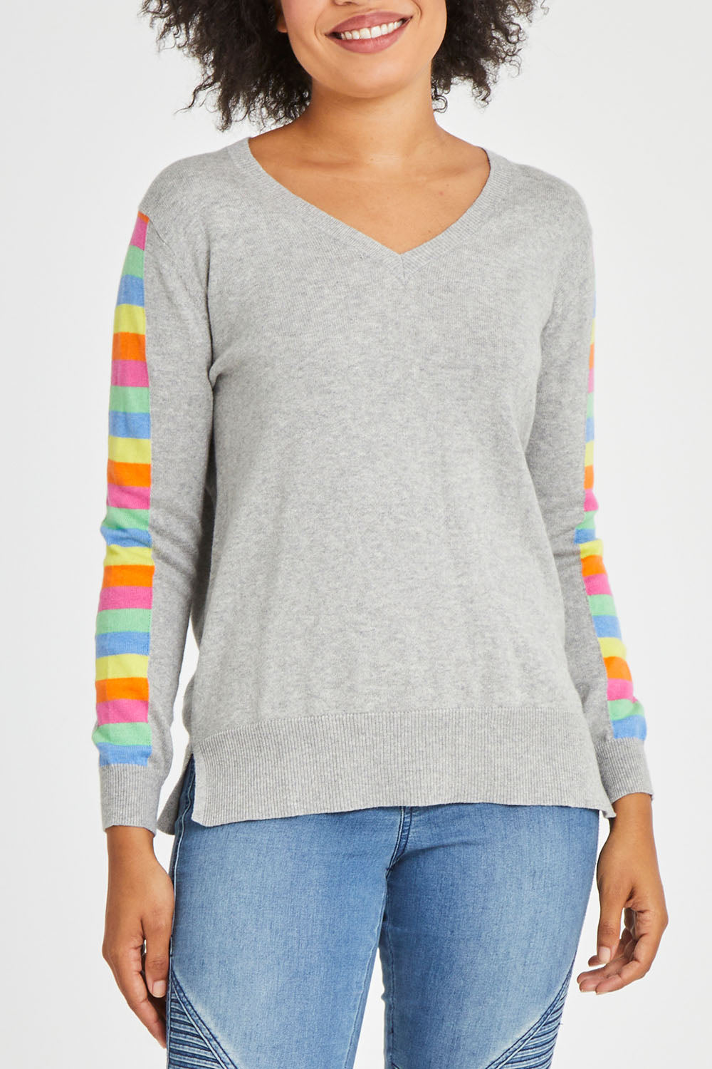 Model Olivia wearing size S of the Ladder Sleeve Jumper in colour Heathercom (Grey), from the front, cropped image