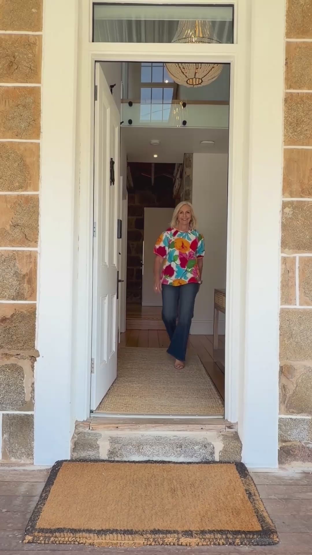 How To Style Jeans And A Nice Top With Sandy