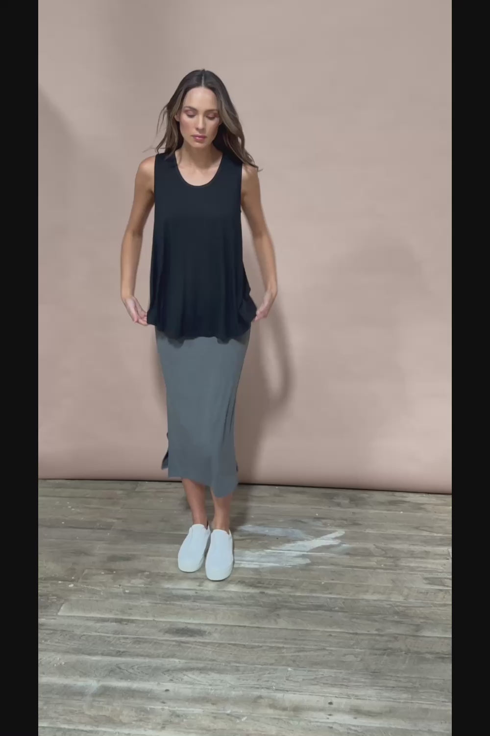 The Pack & Go Luxe Bamboo Pull On Maxi Skirt - Charcoal