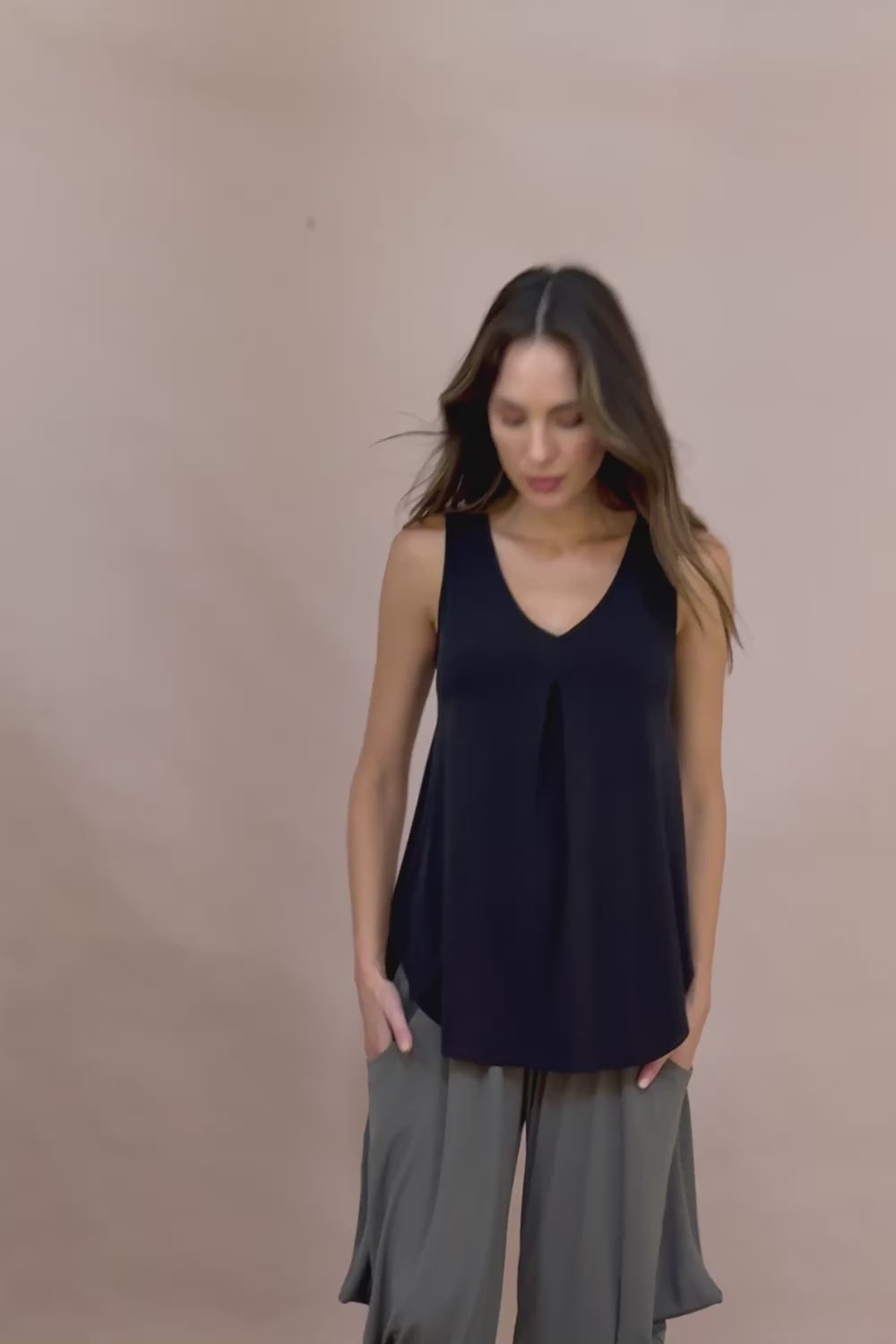 The Wanderer In Me V Neck Travel Singlet - Black