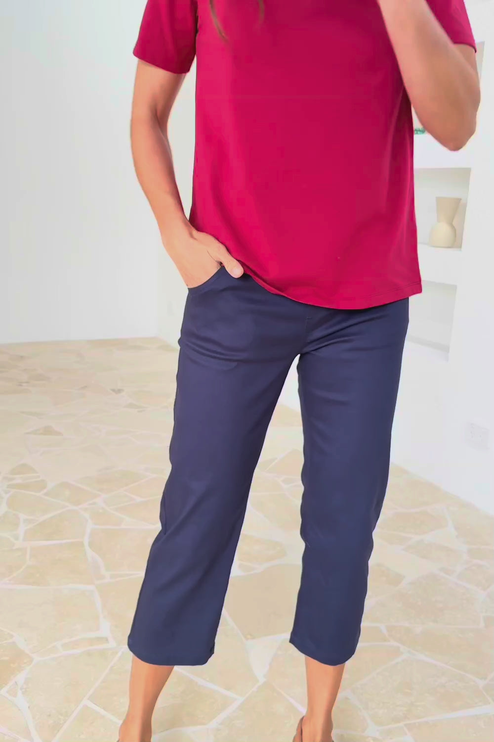 The Pull On Cotton Cropped Pant With Pockets - Navy