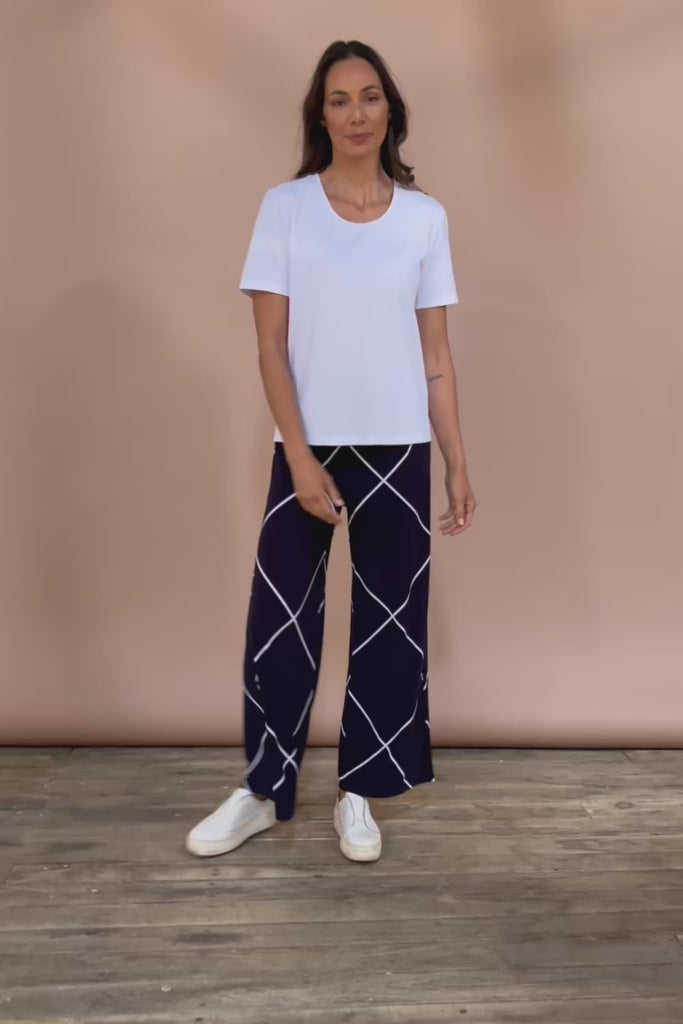 The Easy Wear Printed Pull On Wide Leg Pant - Navywhite