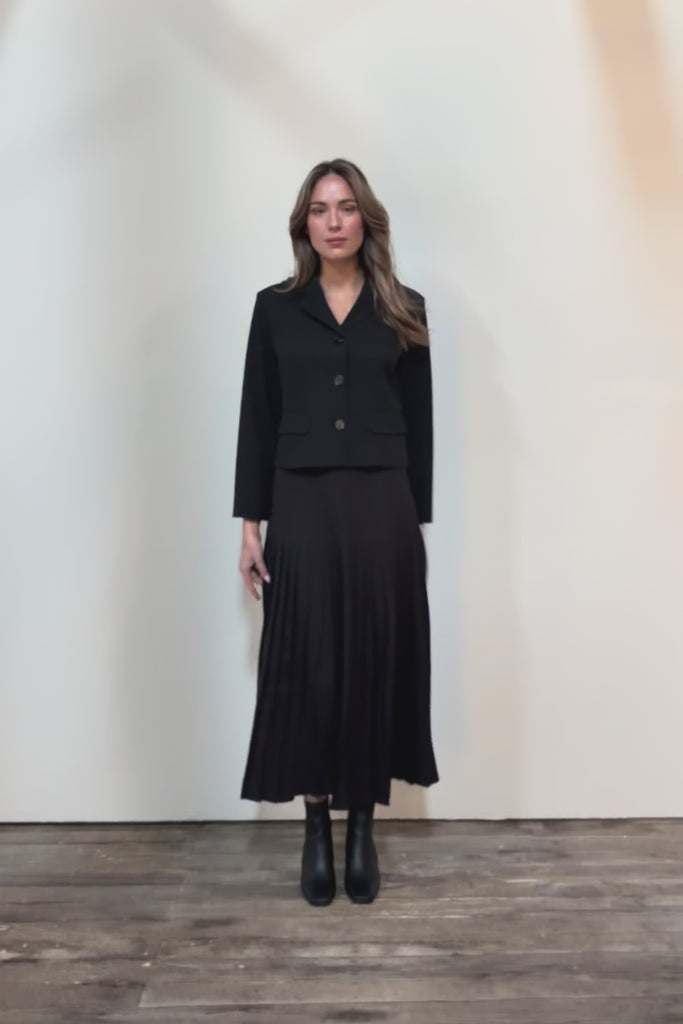 The Luxe Pleated Skirt – Black