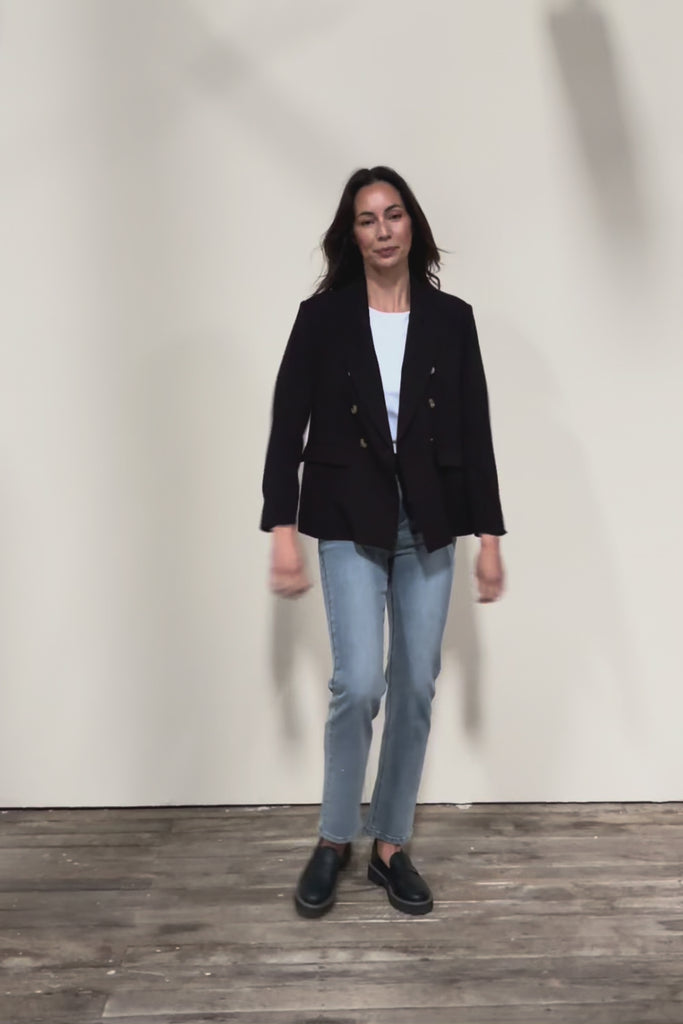 The Classic Double Breasted Blazer – Black
