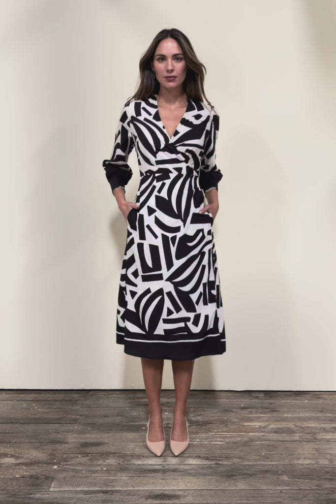 The Printed Wrap Dress - Blackabstract